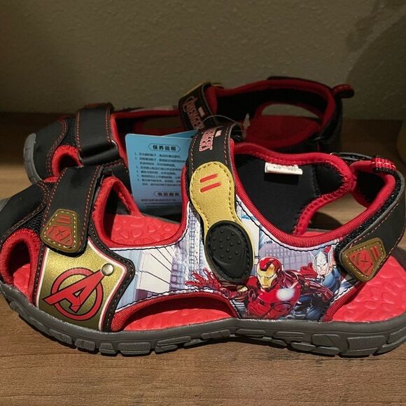 Marvel Avengers Kid Shoes - Picture 4 of 7
